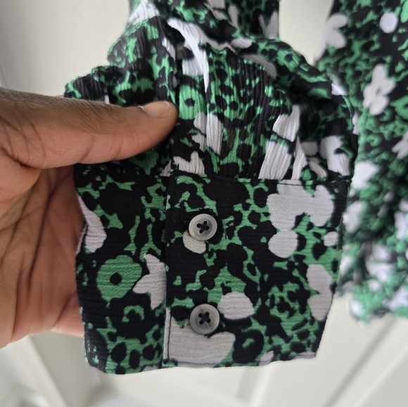 Mark & Spencer Green Floral Long Sleeve Tie Neck Blouse 16 ButtonUp Boho Ruffle - Picture 7 of 13